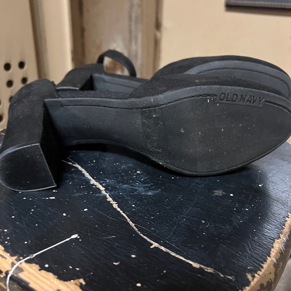 Old Navy Black Faux Suede Ankle Strap Block Heels size 8 - Picture 7 of 7